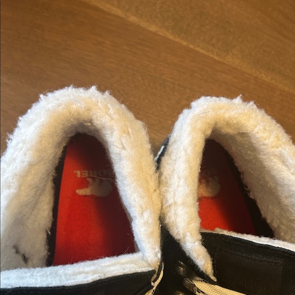 Women's Black and White Fur-Lined Sneakers - Picture 6 of 6